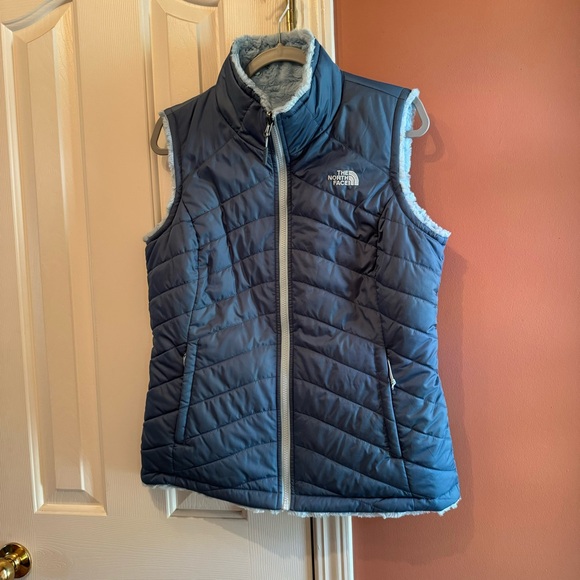 North Face Reversible Vest - Picture 1 of 7